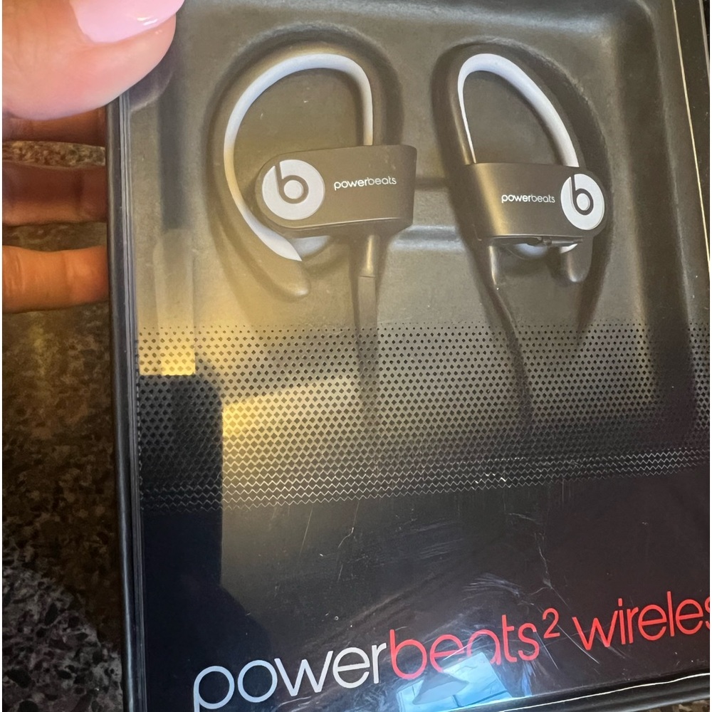 Powerbeats 2 Wireless New In Box